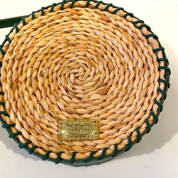 Bath and body Works round wicker Crossbody purse new small - Picture 2 of 7